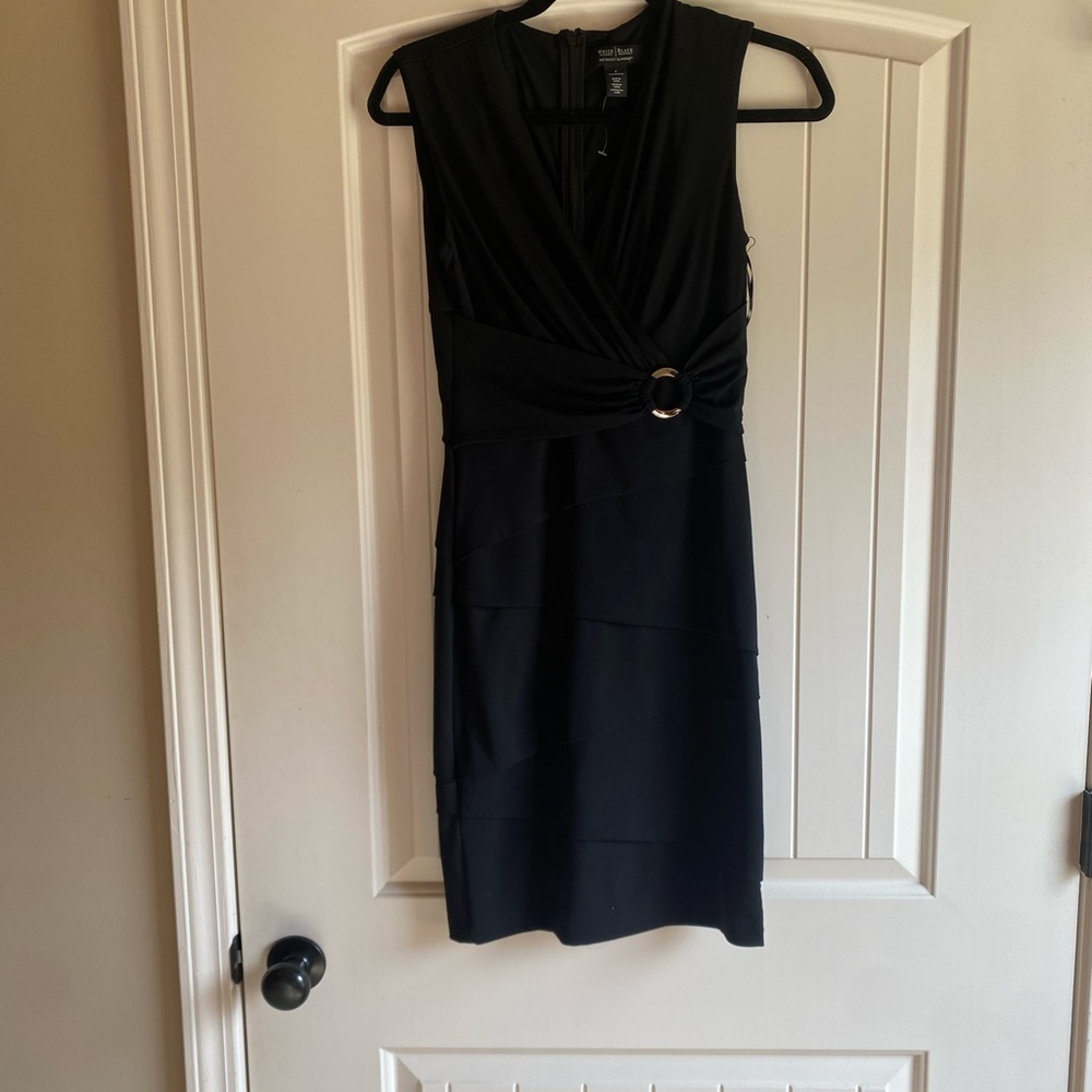 👗 White House Black Market Slimming Dress
